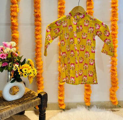 Yellow Pink Lotus Gotta Patti Print Kurta Set for Boys